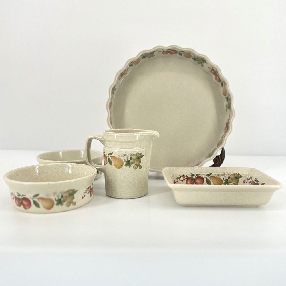 Wedgwood Quince Stoneware Oven to Table Set Cream Fruit England 5 Piece Vintage
